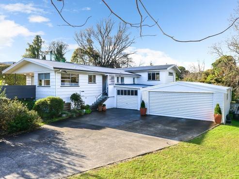 17 Splitt Avenue, Glenview