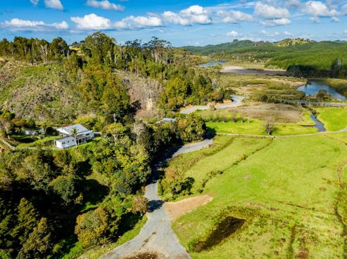 1327 Ngunguru Road, Kiripaka