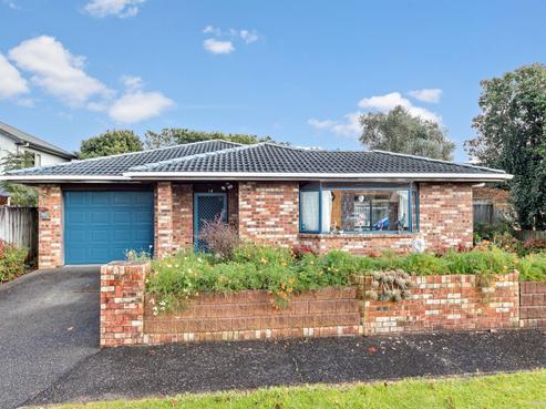 14 Vinograd Drive, Te Atatu Peninsula