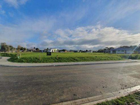 8 Kingi Te Ahoaho Place, Otaki