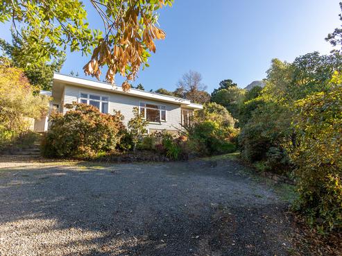 96 Main Road, Governors Bay