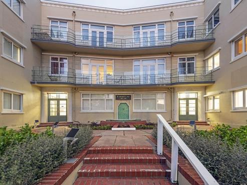 16/48 Oriental Parade, Oriental Bay