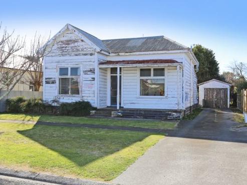 805 Queen Street West, Saint Leonards