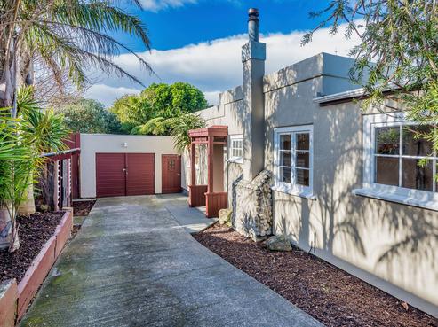 7 Bluegum Road, Paraparaumu Beach