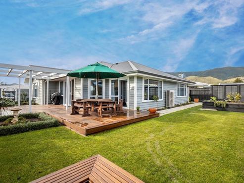 14 Boysenberry Grove, Richmond