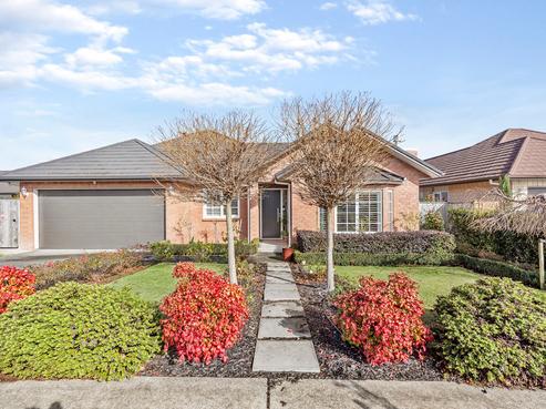 6 Tongeren Square, Karaka