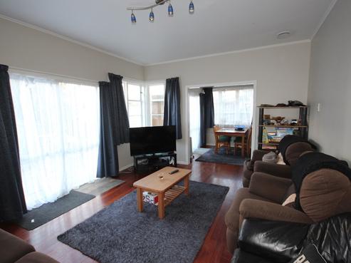 80 Great South Road, Huntly