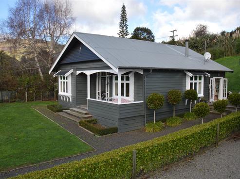 54 Takamatua Valley Road, Takamatua
