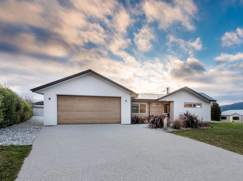 2 Perrow Street, Wanaka