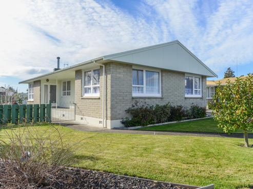 209 Sunnybank Crescent, Camberley