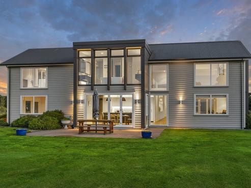 26 Davis Road, Cust