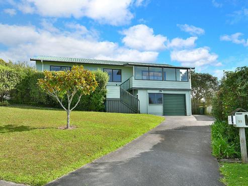 33 Charlotte Street, Stanmore Bay