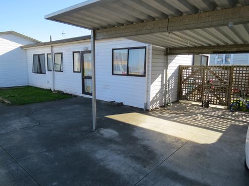 2/409 Lyndon Road East, Hastings
