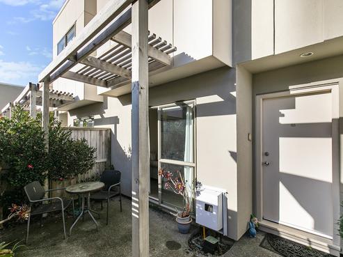 65/21 Hunters Park Drive, Three Kings