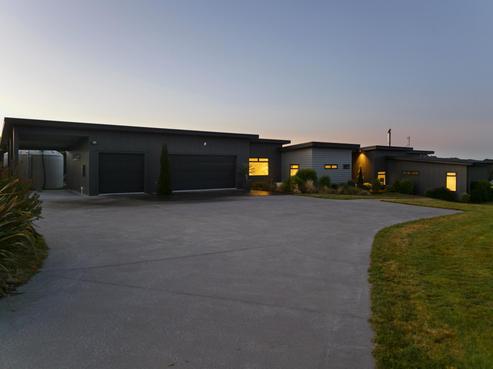 55 Lomond Grove, Acacia Bay