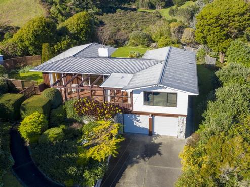18 Kawau Grove, Waikanae Beach
