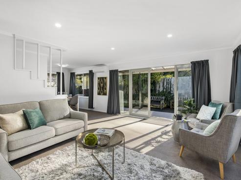31 Riddlers Crescent, Petone