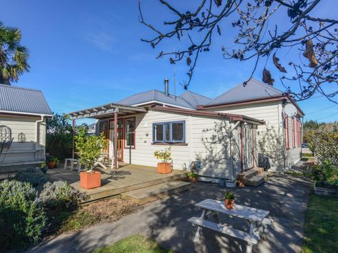 16 Ruataniwha Street, Waipawa