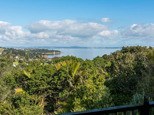 33 Beresford Avenue, Surfdale