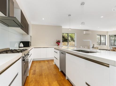 7 Carex Way, Long Bay