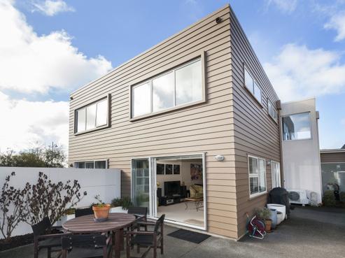 4 Seager Lane, Middleton