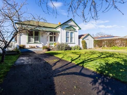 706 Charles Street, Raureka