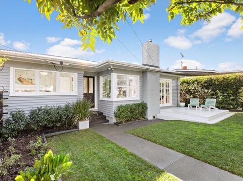 2/12 Montgomery Avenue, Belmont