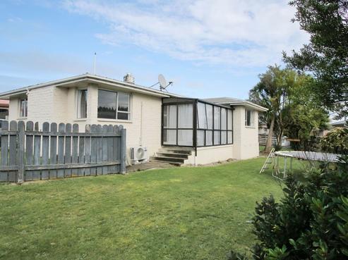 9 Burns Street, Kew