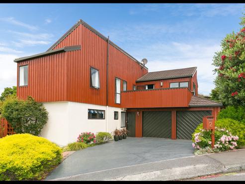 2 Woodford Way, Crofton Downs