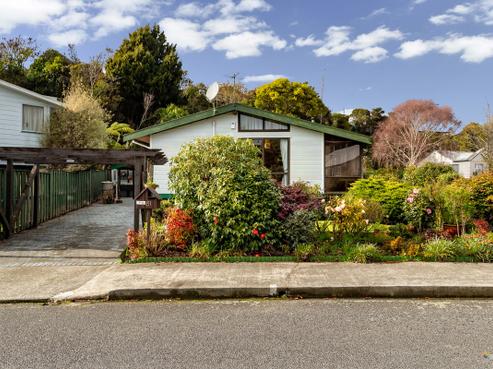 81 Field Street, Silverstream