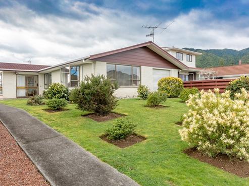 5 Rewarewa Crescent, Waikanae