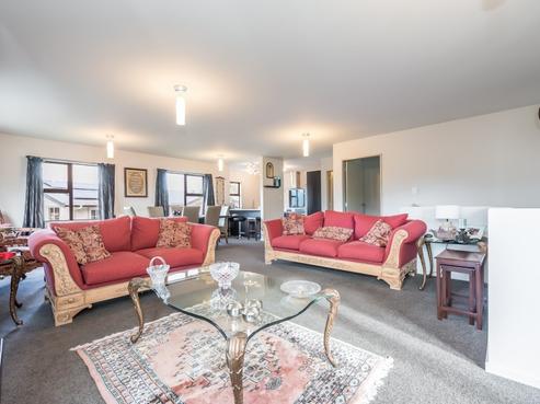 6 Picasso Grove, Belmont