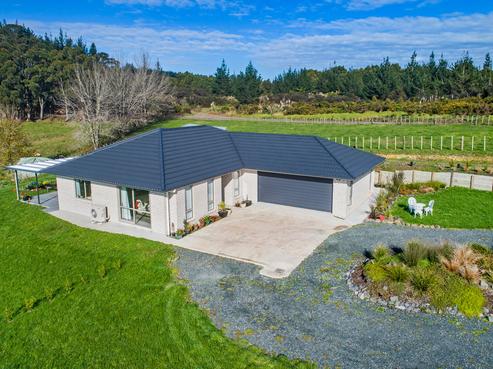 201 Gomez Road, Hikurangi