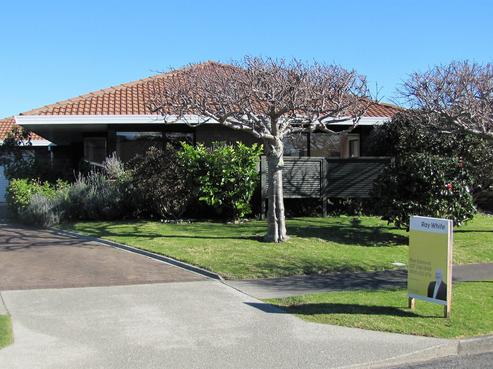 24 Cranbrook Grove, Waikanae