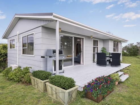 9 Freyberg Crescent, Waikanae Beach