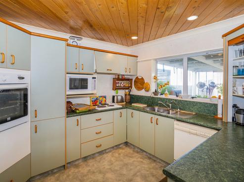 6 Whitby Avenue, Whitianga