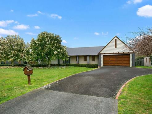 24 Cowley Drive, Leamington