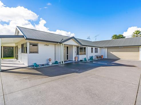 11 Tullamore, Maunu