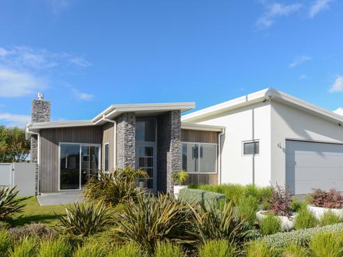 80 Orotu Drive, Poraiti
