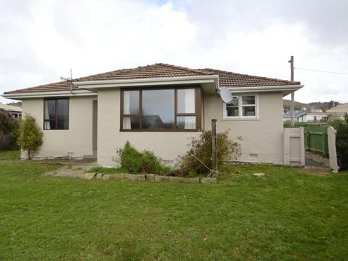 18 Henderson Street, Bluff