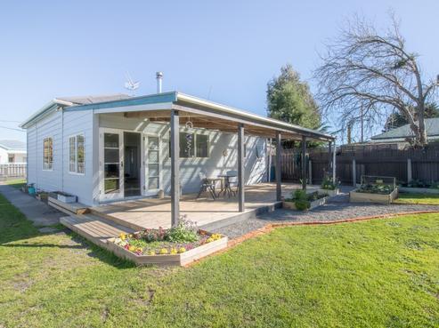 1 Frances Street, Foxton