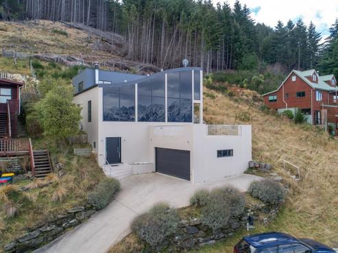 11 Caples Place, Fernhill/Sunshine Bay