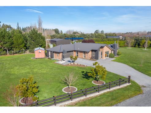 7 Macdonalds Lane, Waikuku