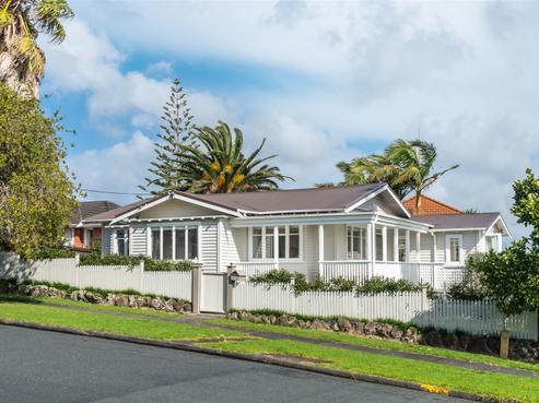 8 Stone Street, Hauraki