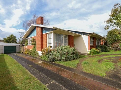 28 Garden Heights Avenue, Glenview