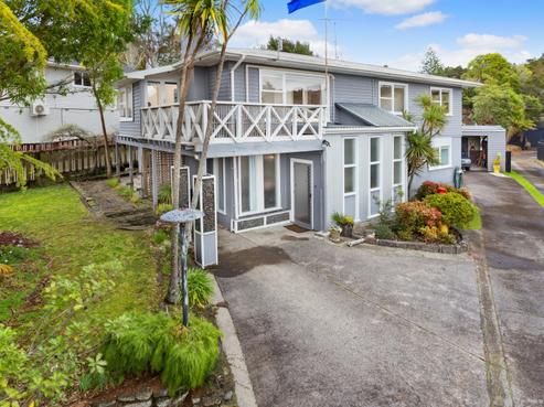 32 Dolbear Street, Titirangi