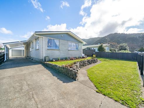 9 Tacoma Drive, Totara Park