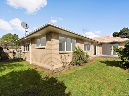 1/7 Bernie Edwards Place, Botany Downs