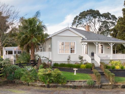 109 Logan Road, Buckland