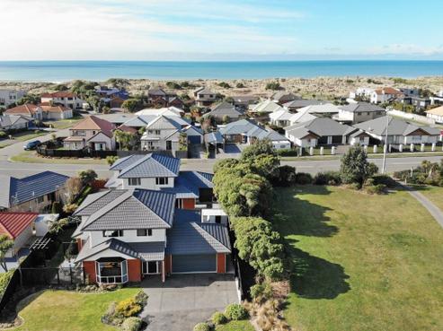 8 Evenwood Place, Waimairi Beach